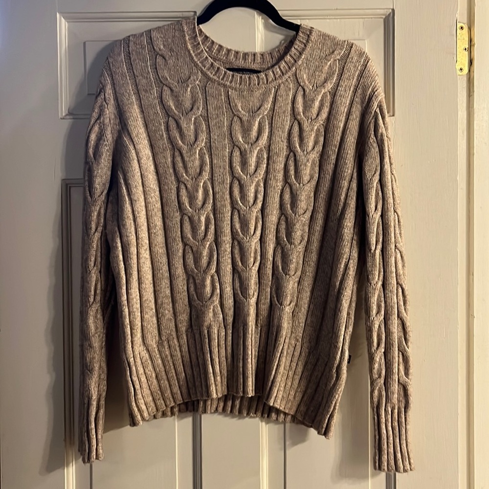 Banana Republic light brown cable knit sweater